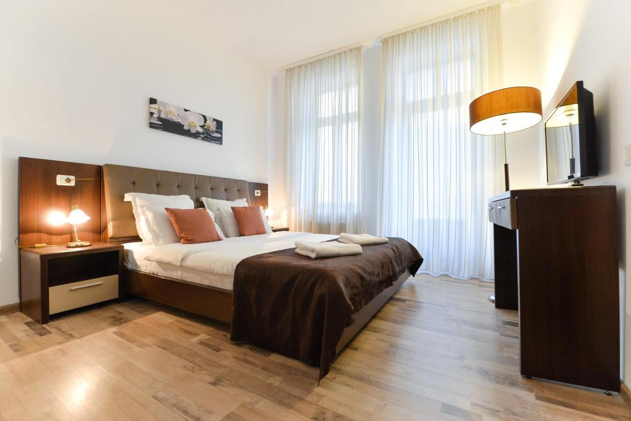 Ago Apartments Букурещ Екстериор снимка